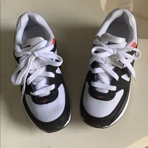 Nike air max boys size 1.5